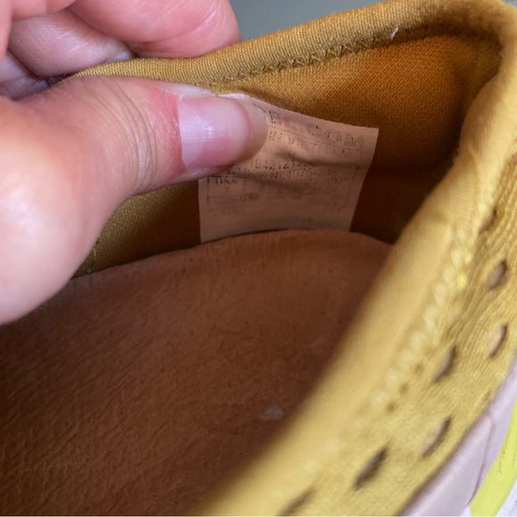 Sorel WOMEN'S KINETIC IMPACT STRAP SNEAKERS size 7 Dioxide Gold - Picture 9 of 10